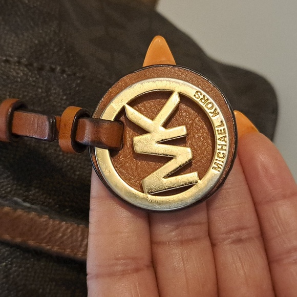 Michael Kors Jet Set Tote With Matching Wallet - Picture 8 of 17